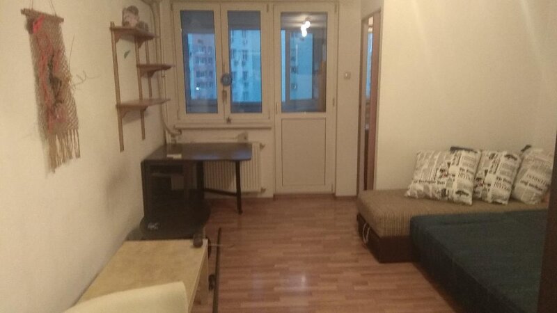 Obor, Colentina, Teiul Doamnei, Sectia 7 de Politie, 8 min. de metrou mob.